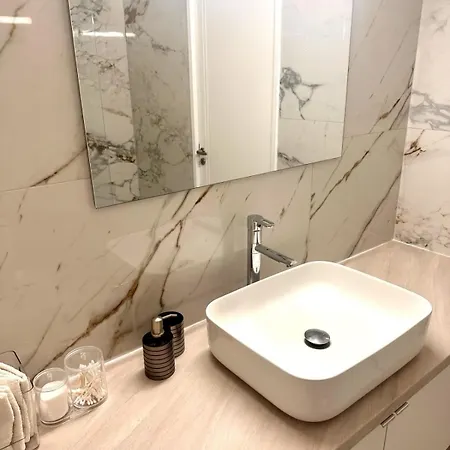 Charming 2 Bdr Free Parking & Wi-fi Appartement