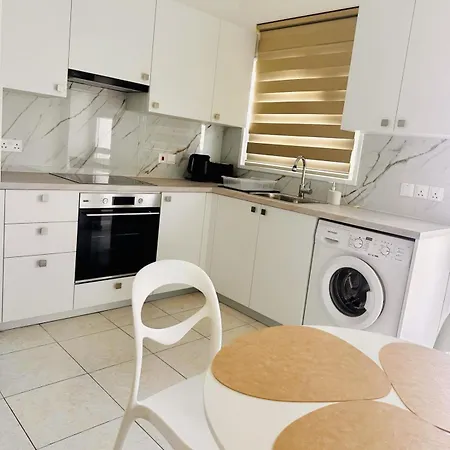 Appartamento Theo 403 - Charming 2 Bdr Nicosia, Parking & Wi-fi