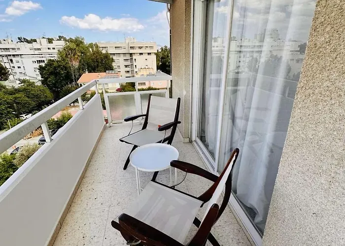 Charming 2 Bdr Free Parking & Wi-fi * Nicosia